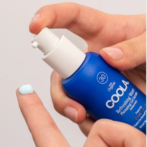 COOLA  Refreshing Water Plumping Gel Serum - SPF 30 - Picture 3 of 6